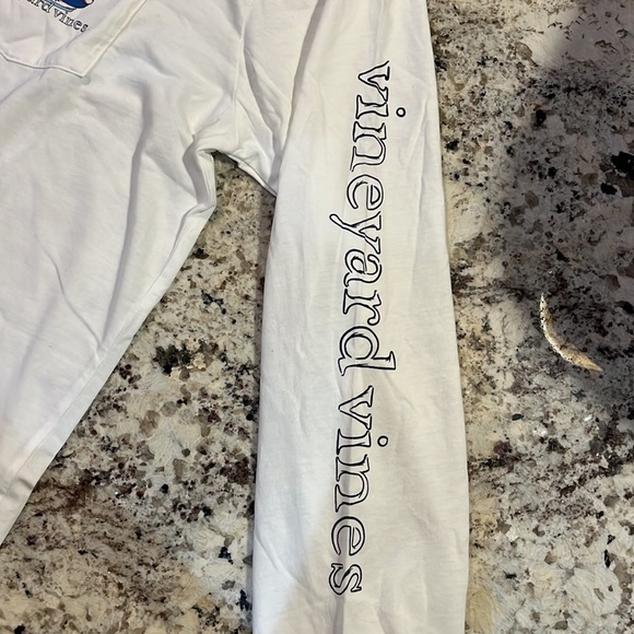 Vineyard vine hockey, three pack, long sleeve T-shirts in a size large - Picture 5 of 16